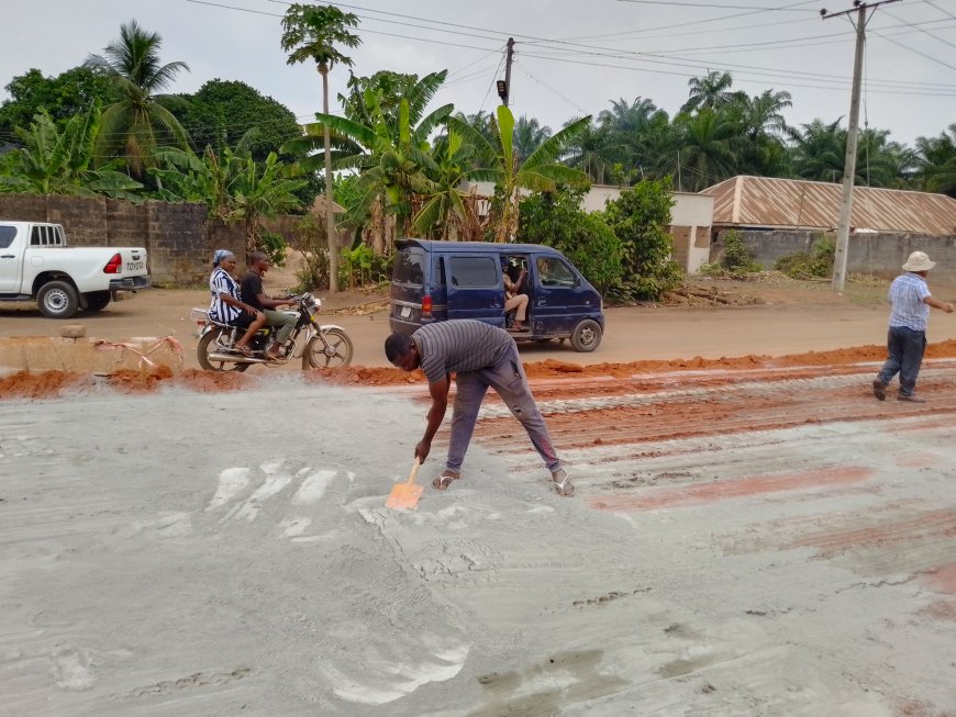 A Construction Worker Seen Working On The Azaraegbelu Axis Of The Owerri-Umuahia Road.