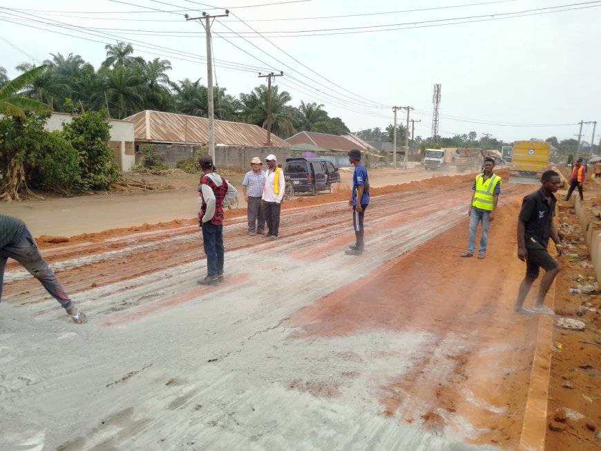 Construction Workers Busy On The Owerri-Umuahia Road